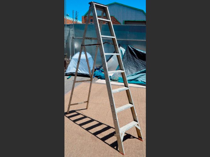 ALUMINIUM 7-STEP LADDER