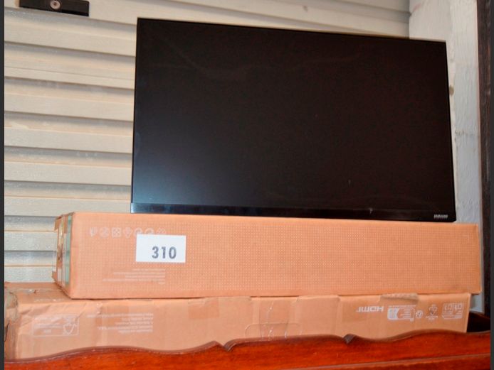 LOT OF 2 SAMSUNG MONITORS: 24" & 27" [Switch on, damaged]