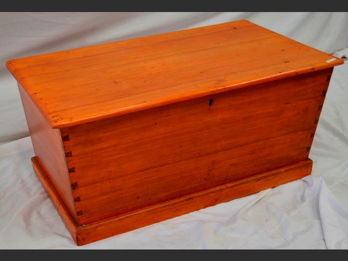 YELLOWWOOD KIST, 101 x 57 x 46cm