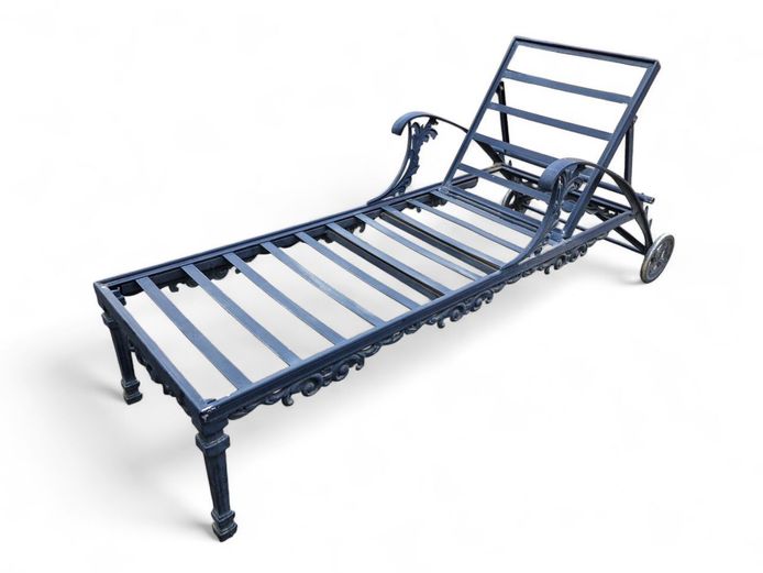 Classic Cast Aluminum Lounger 