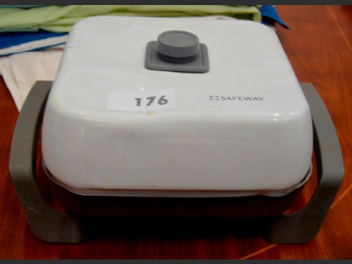 SAFEWAY ELECTRIC FRYING PAN  [Switches on, untested further]