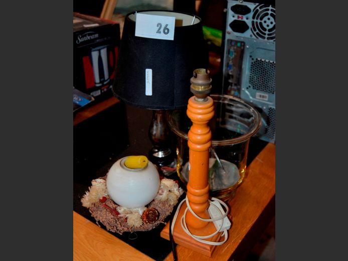 GLASS VASE, 2 x BEDSIDE LAMPS, MINIATURE WREATH, etc