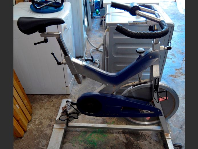STARTRAC SPIN BIKE