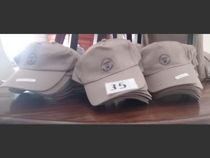 LOT: 30 x KHAKI BRANDED CAPS