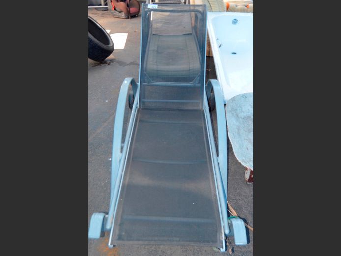 GREY ALUMINIUM & MESH SUN LOUNGER