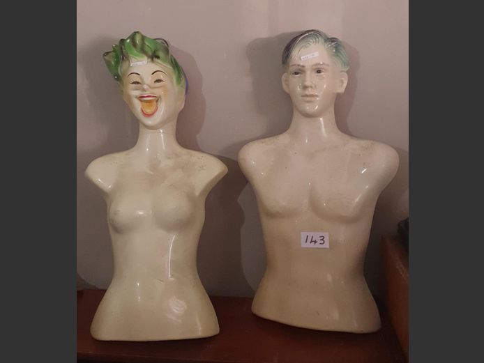 LOT: 4 x MANNEQUINS