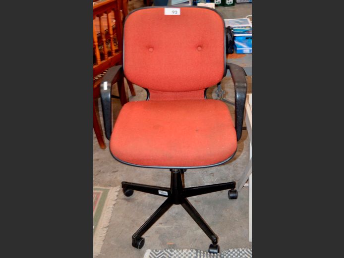 RED SWIVEL OFFICE CHAIR [Needs a clean]