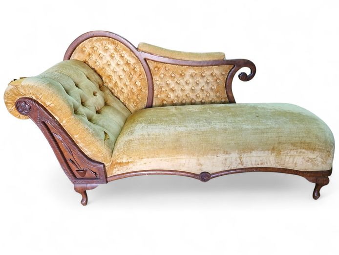 Late Victorian Carved Walnut Chaise 