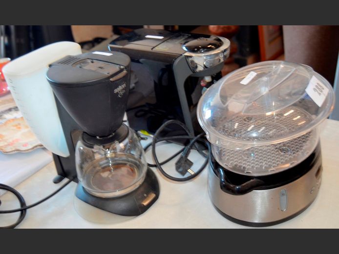 SALTON ELITE COFFEE PERCOLATOR, BOSCH COFFEE MACHINE, SILVER CREST FOOD STEAMER [Incomplete], COOLER BOX, etc [Untested]
