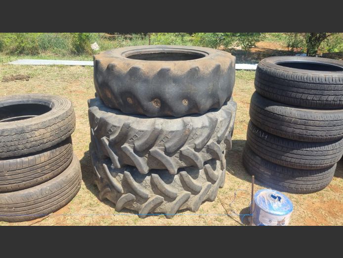 13.5-24 TRACTOR TYRES X3