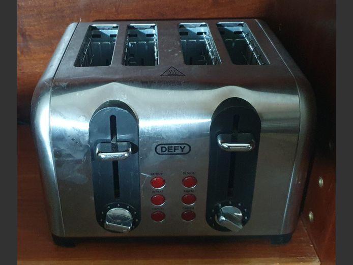 DEFY STAINLESS STEEL 4-SLICE TOASTER [Untested]