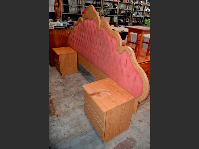 OAK FOIL & UPHOLSTERED QUEEN SIZE HEADBOARD WITH PAIR PEDESTALS ATTACHED, 47 x 40 x 50cm [Top to 1 pedestal burnt]