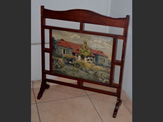 DARKWOOD FRAMED TAPESTRY FIRE SCREEN, 76 x 66cm