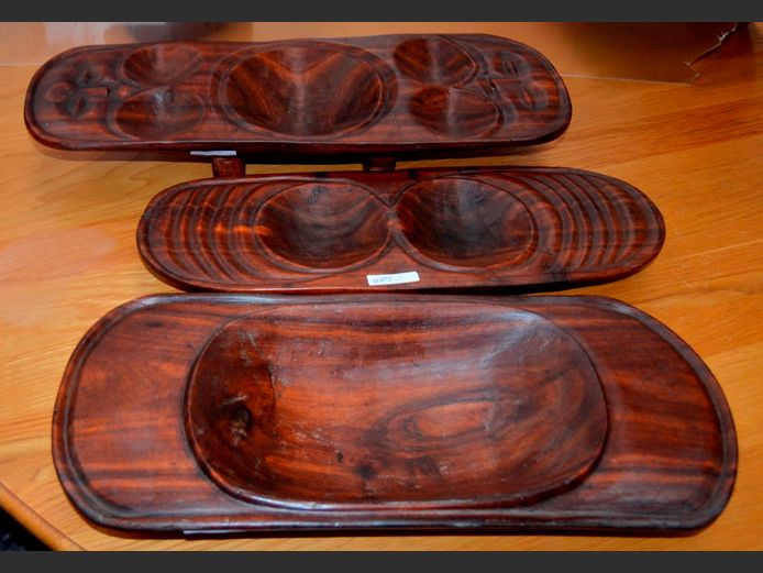 SET OF 3 CARVED MAHOGANY SNACK DISHES, 59 x 21cm, 51 x 18cm & 51 x 22cm