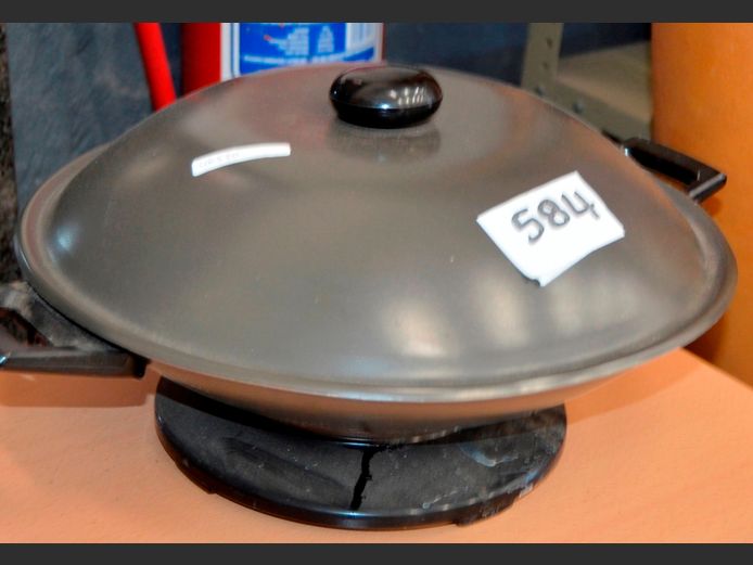 PHILIPS ELECTRIC WOK, 35cm Diameter [Switches on, untested further]