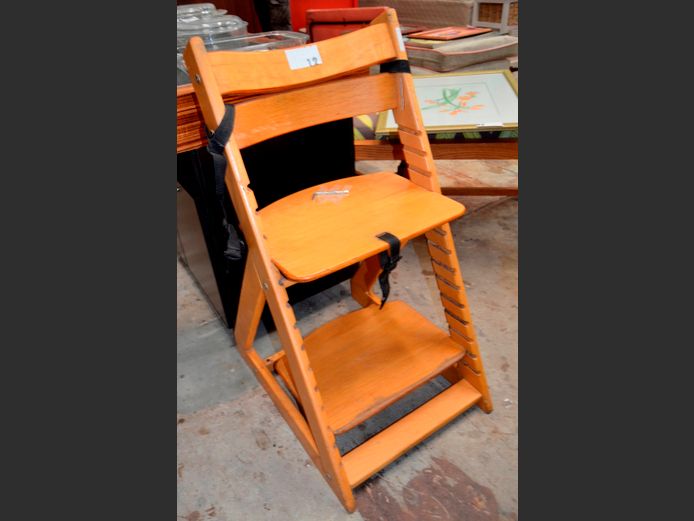 BEECHWOOD ADJUSTABLE CHILD'S CHAIR