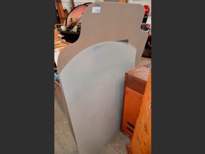 LOT: CARPET PROTECTORS