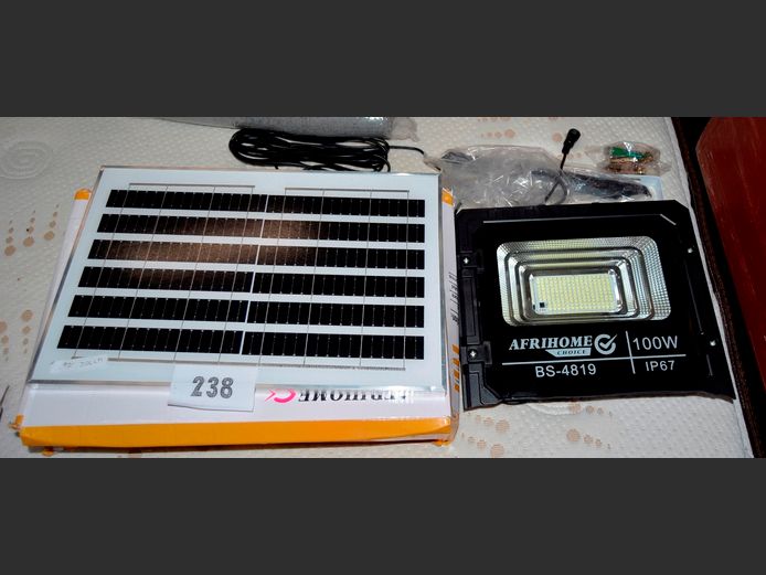 100W SOLAR SPOTLIGHT [Untested]