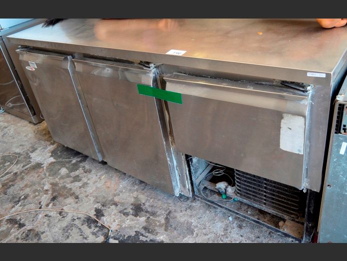 STAINLESS STEEL 2½-DOOR PIZZA BACK BAR FRIDGE, 183 x 74 x 104cm [Dead, no inserts]