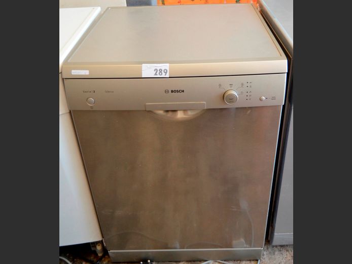 BOSCH SERIE 2 STAINLESS STEEL DISHWASHER [Switches on, untested further]
