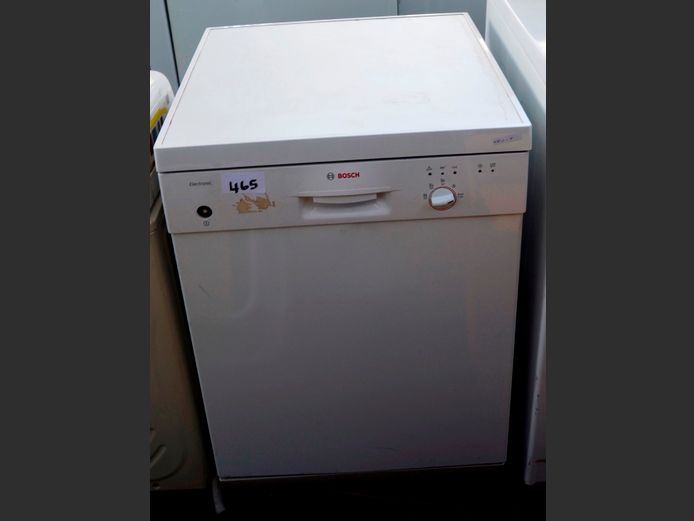 BOSCH DISHWASHER [Switches on, untested further, knob needed]