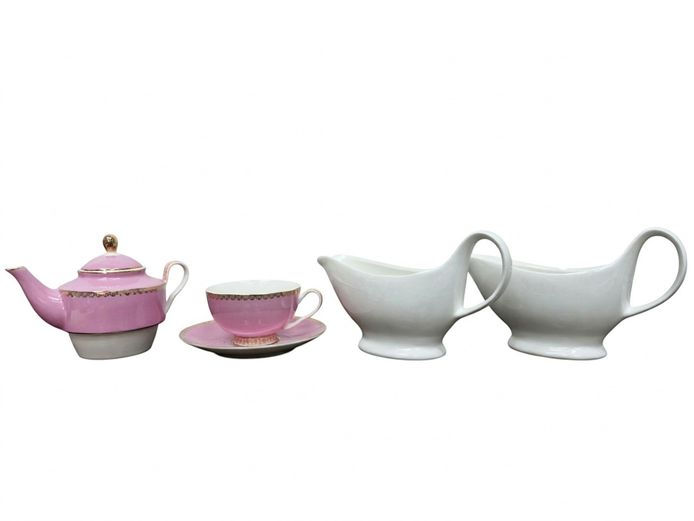 Maxwell & Williams 'Teas & C's' Porcelain Teapot & Cup Set with Matching Gravy Boats