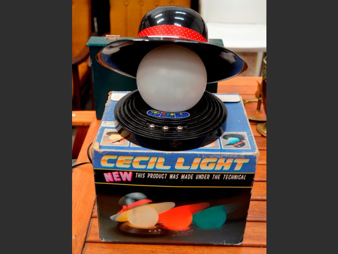 "CECIL LIGHT" HAT SHAPED LAMP [Untested]