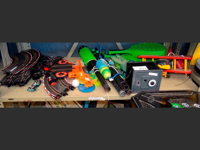 ASSORTED CHILDREN'S TOYS