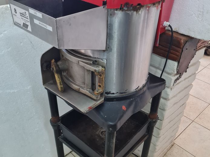 POTATO PEELER - SINGLE PHASE & WORKING