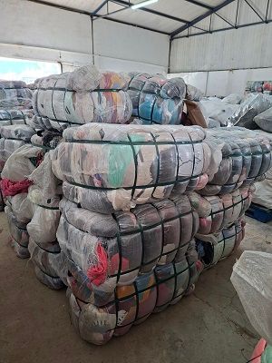 Assorted T-Shirts, scarves jackets and light jessies 70kg