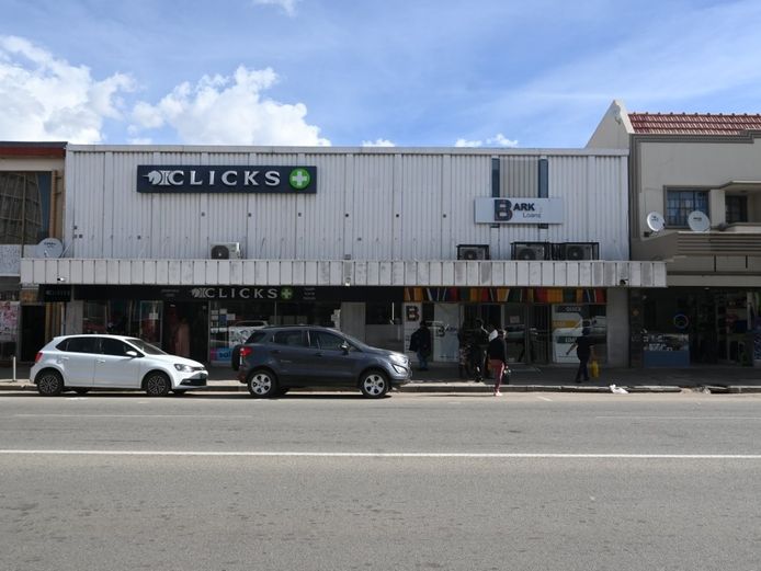 RETAIL BUILDING IN KROONSTAD