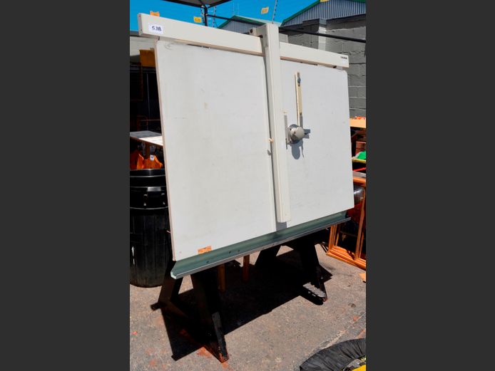 KUHLMANN DRAUGHTSMAN'S DRAWING BOARD