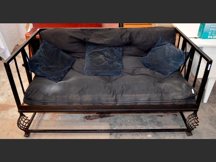 METAL FRAMED DAYBED WITH FUTON MATTRESS, 149 x 80cm [Mattress needs a clean]