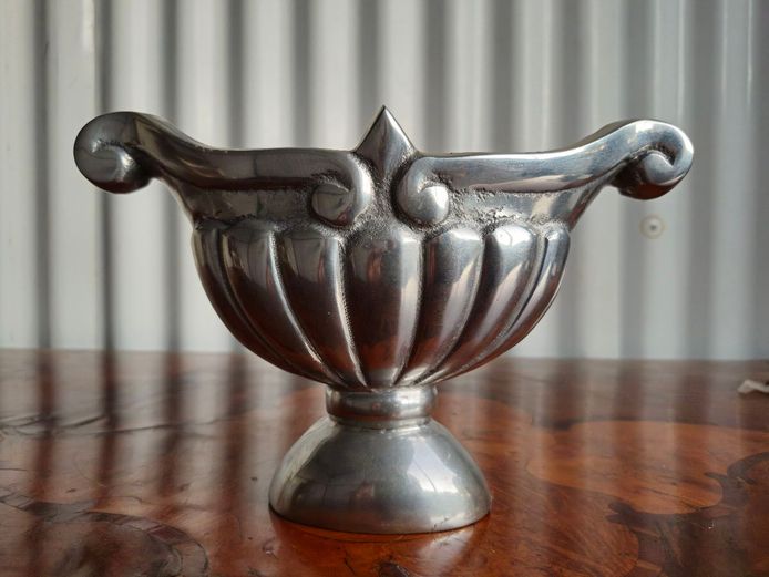 Aluminum Ornamental Pedestal Vessel