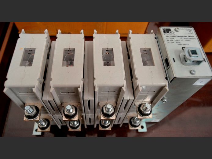 C & S ELECTRIC 250A CHANGEOVER SWITCH ### PLUS VAT ###