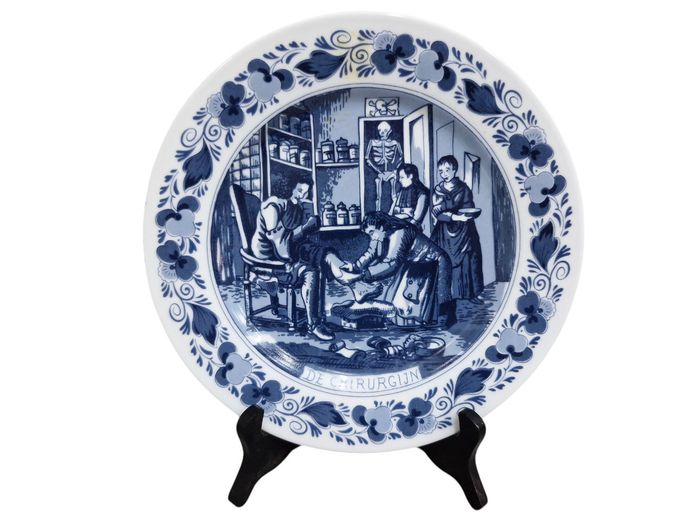 Delft Holland "De Chirurgijn" Traditional Ceramic Wall Plate