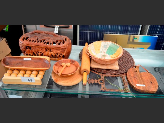 CARVED BOWL WITH LID, PLACEMATS, etc