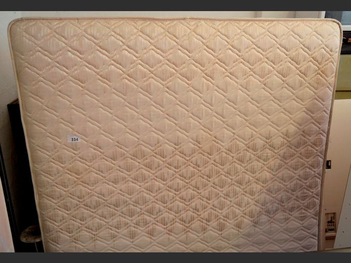 SEALY POSTUREPEDIC KING SIZE MATTRESS