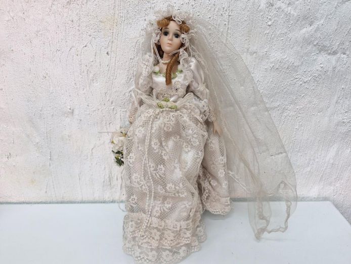 Porcelain Bride Doll – Intricate Lace Gown & Long Veil