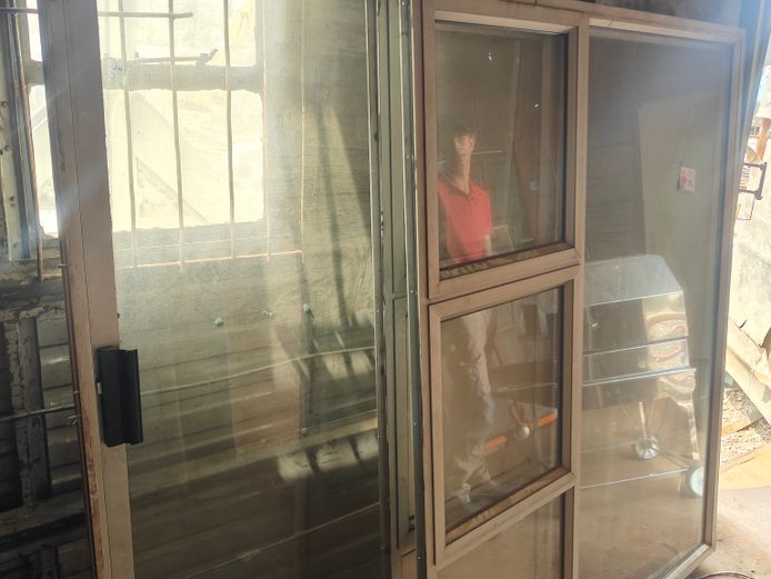LOT ALUMINIUM WINDOWS AND SLIDING DOOR