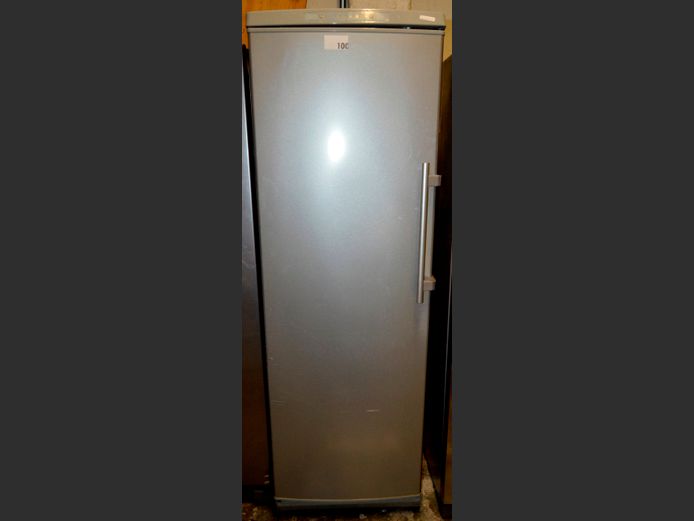 DEFY METALLIC FINISH UPRIGHT FREEZER [Switches on, faulty] [#: 414851600]
