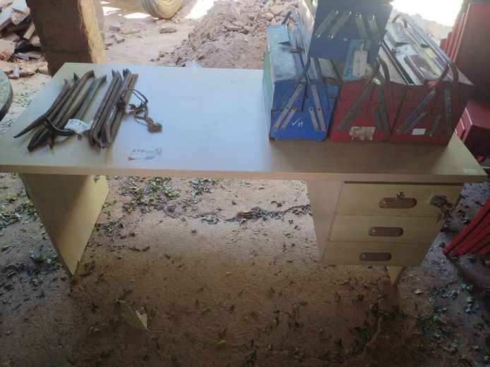 DESK