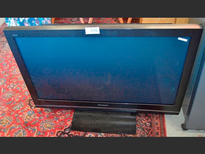 PANASONIC 42" PLASMA TV [Faulty] ### LICENCE PLEASE ###