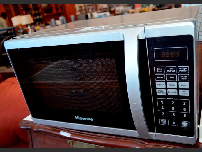 HISENSE ELECTRONIC MICROWAVE [Switches on]