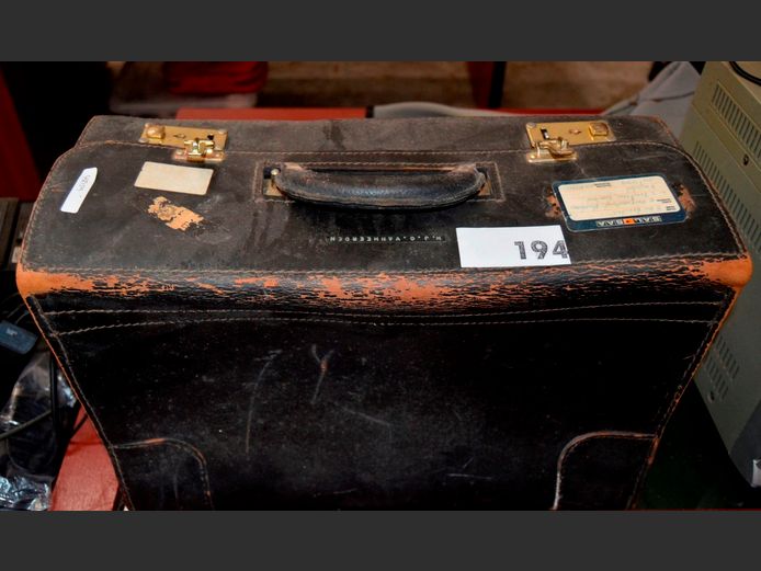 VINTAGE LEATHER PILOT'S CASE, 47 x 21 x 30cm