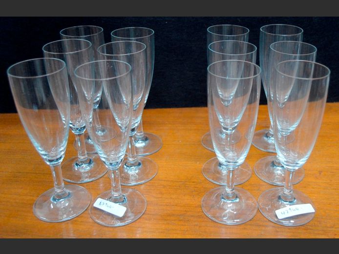 SET OF 12 CHAMPAGNE FLUTES