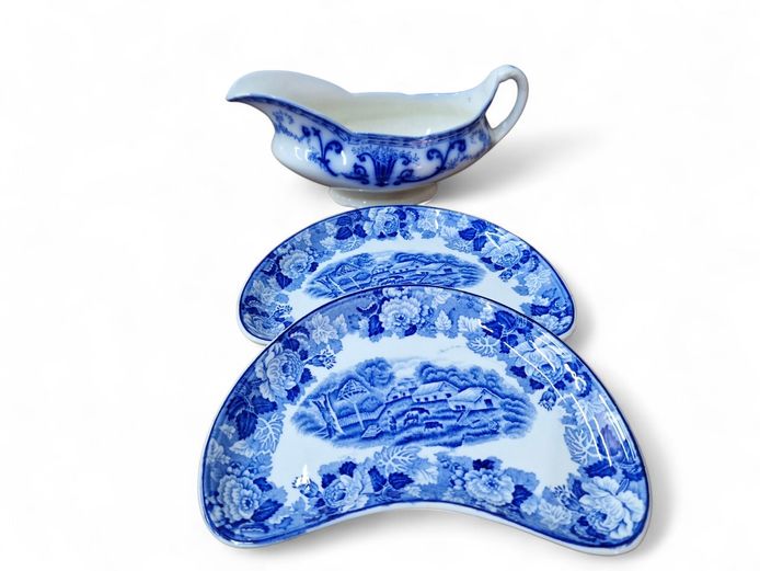 English Denton Grindley Gravy Boat & Wood & Sons Plates