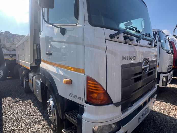 HINO 700 10 Cube Tipper