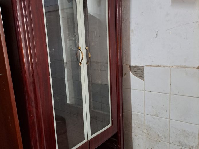 2-glass door wooden display cabinet