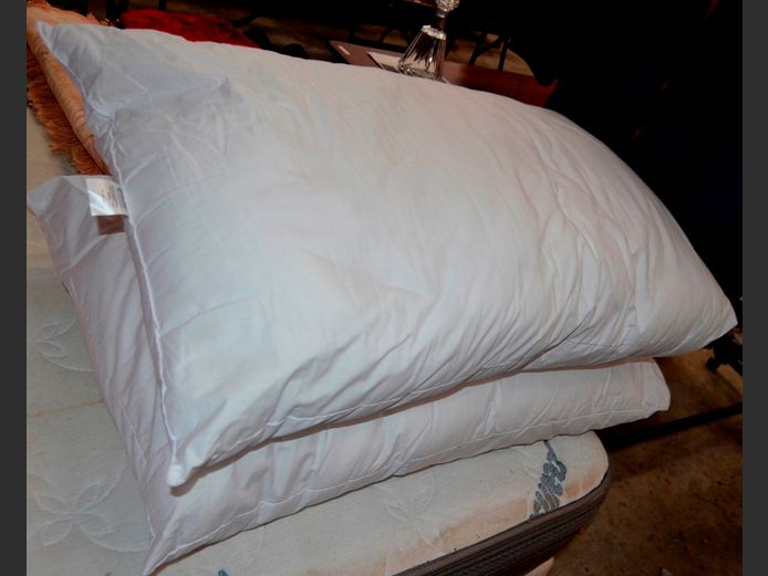 PAIR KING SIZE PILLOWS
